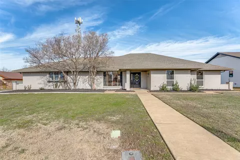 6525 Briley Dr, North Richland Hills, TX 76180