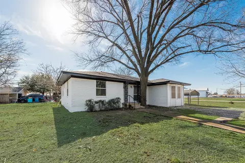 101 E Marshall St, Palmer, TX 75152