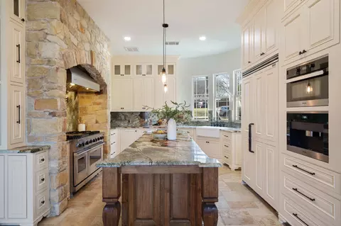 5208 Sun Meadow Dr, Flower Mound, TX 75022