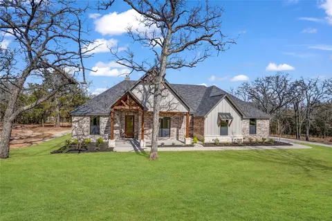 1064 Arbor Vista Dr, Azle, TX 76020