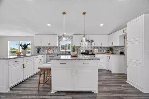 102 Sunshine Meadows Ct, Weatherford, TX 76088