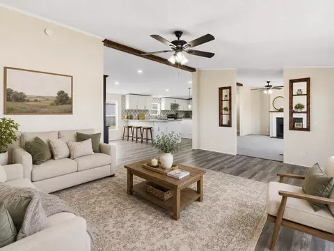 102 Sunshine Meadows Ct, Weatherford, TX 76088