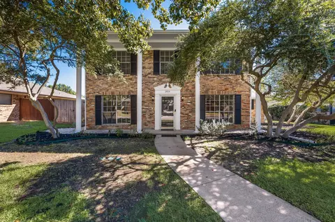 2404 Heather Hill Ln, Plano, TX 75075