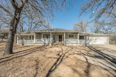 3707 Knob Hill Rd, Azle, TX 76020