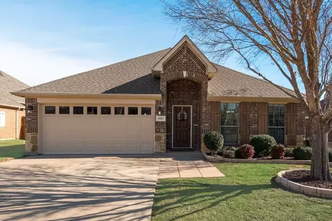 8317 Macgregor Dr, Arlington, TX 76002