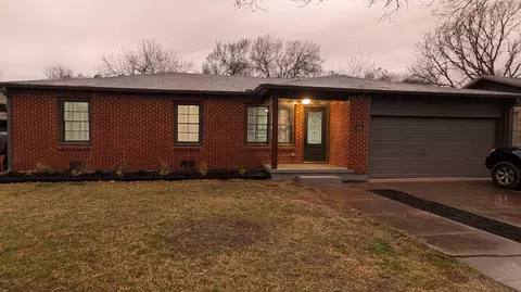 1116 Maxfield St, Bellmead, TX 76705