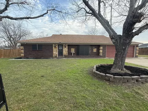 3240 Valley Forge Trl, Forest Hill, TX 76140