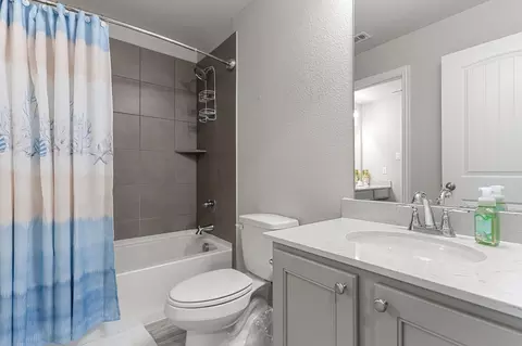 Bath - 2012 Elara Dr, Haslet, TX 76052 photo 3 of 5