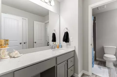 Bath - 2012 Elara Dr, Haslet, TX 76052 photo 4 of 5