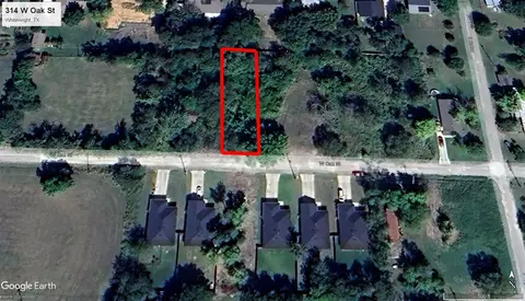 314 W Oak St, Whitewright, TX 75491