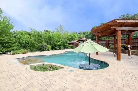 168 Mesa Grande Dr, Fort Worth, TX 76108