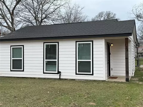 Exterior - 124 Cedar St, Waco, TX 76705 photo 3 of 3