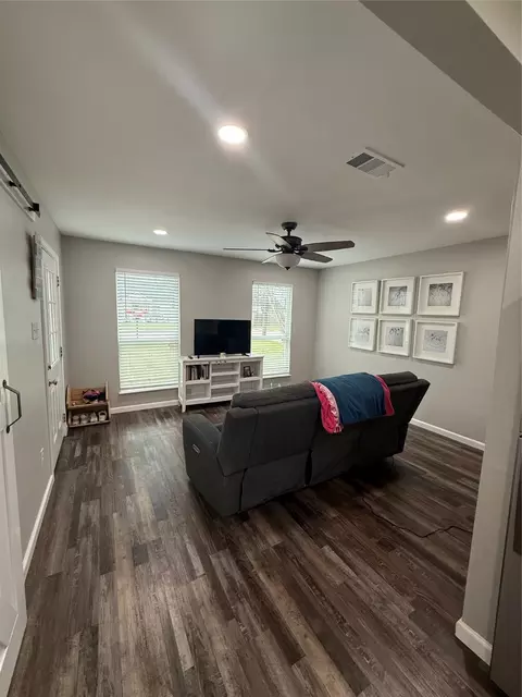 Living - 124 Cedar St, Waco, TX 76705 photo 1 of 1