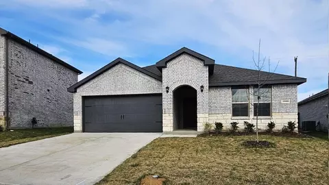 1025 Newport Dr, Ferris, TX 75125