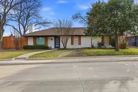 306 Sagebrush Ln, Waxahachie, TX 75165