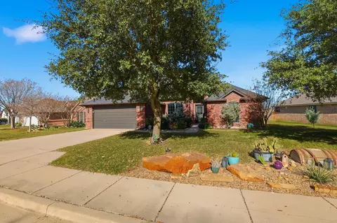 321 Lockwood Ln, Weatherford, TX 76087