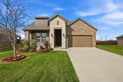 11249 Canyon Mine Dr, Aubrey, TX 76227