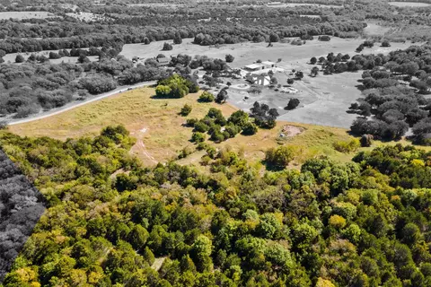 1198 S Clark Rd, Cedar Hill, TX 75104
