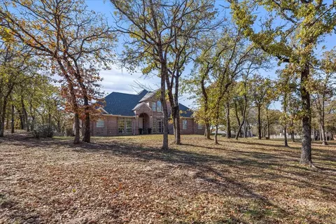103 Iron Horse Ct, Azle, TX 76020