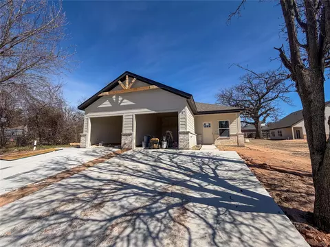 1219 S 1223 S Austin St, Sherman, TX 75090