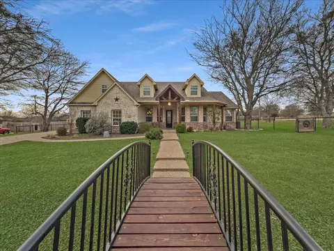 5618 Gebron Ct, Fort Worth, TX 76126