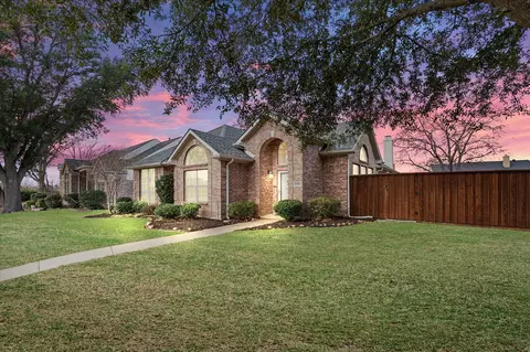 2105 Highwood St, Mesquite, TX 75181