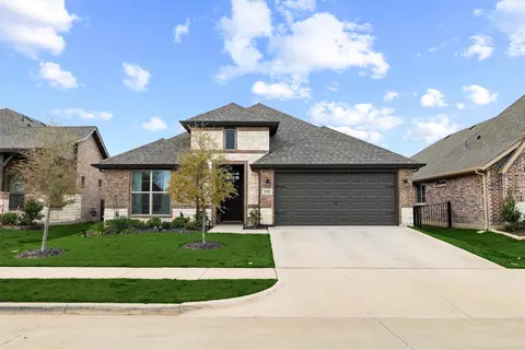 7737 Oakmeade St, Joshua, TX 76058