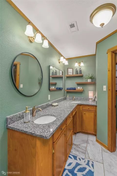 Bath - 222 Weldon Johnson Rd, Minden, LA 71055 photo 1 of 3