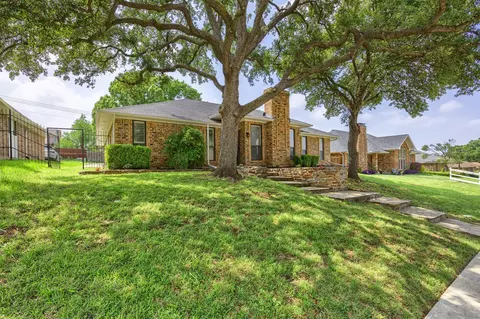 3123 Honeydew Dr, Carrollton, TX 75007