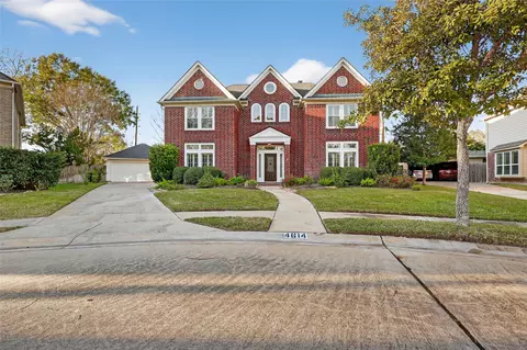 4614 Barrett Ct, Sugar Land, TX 77479