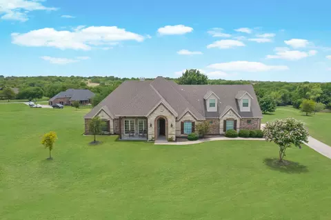 111 Whispering Winds Dr, Gunter, TX 75058