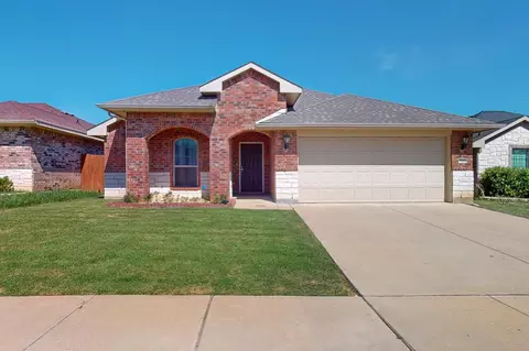9144 Saint Barts Rd, Fort Worth, TX 76123