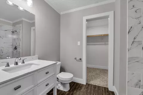 Bath - 1908 S 19th St, Waco, TX 76706 photo 1 of 2