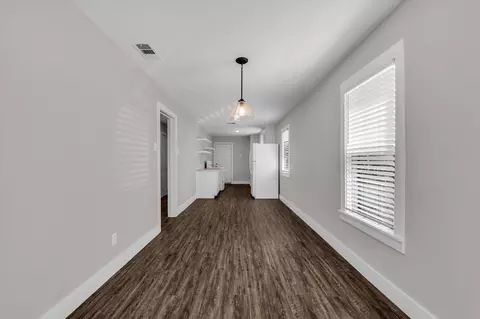 Entry Way - 1908 S 19th St, Waco, TX 76706 photo 1 of 3