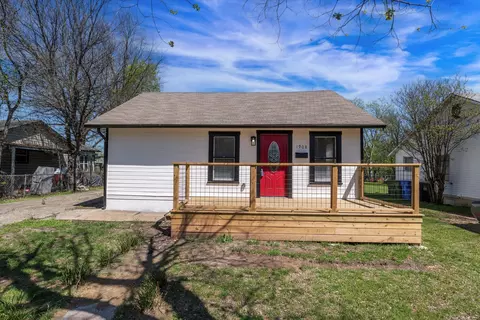 1908 S 19th St, Waco, TX 76706