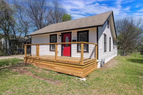 Exterior - 1908 S 19th St, Waco, TX 76706 photo 1 of 4