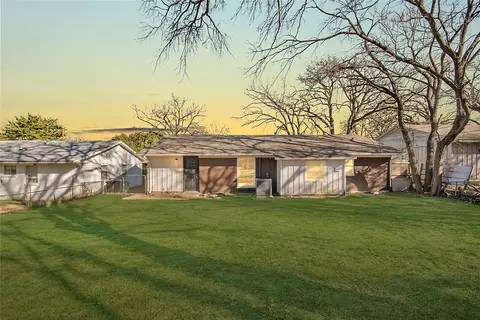 Exterior - 2425 Avis St, Mesquite, TX 75149 photo 4 of 6