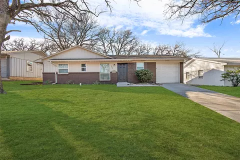 2425 Avis St, Mesquite, TX 75149