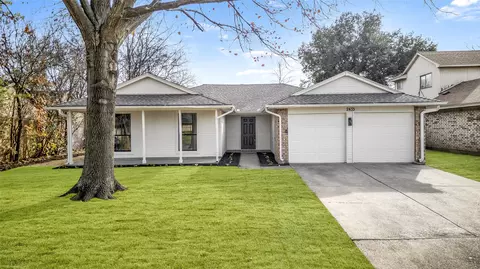 2433 Mckensie Ln, Grand Prairie, TX 75052