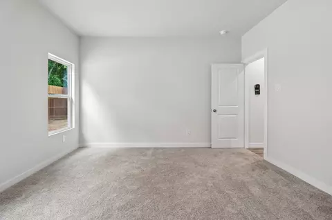 Bedroom - 359 Declan St, Springtown, TX 76082 photo 5 of 14