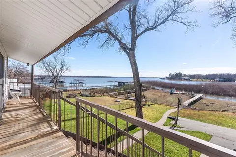6837 Briar Rd, Azle, TX 76020