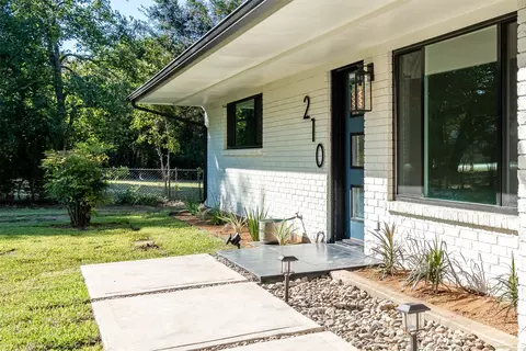210 Davis Rd, Granbury, TX 76049