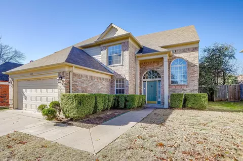 8208 Marie Ln, Fort Worth, TX 76123