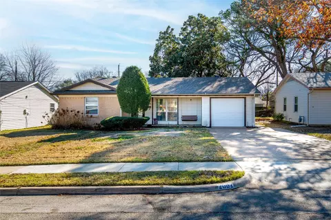 2002 Finley Rd, Irving, TX 75062