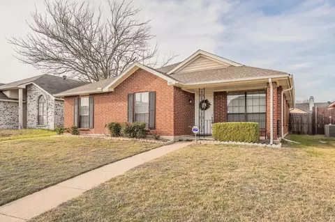 421 Sims Dr, Cedar Hill, TX 75104