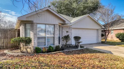 1100 Miles Ave, Burleson, TX 76028