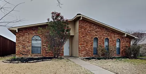 745 Cambridge Dr, Plano, TX 75023