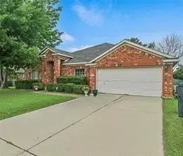 412 N Waterford Oaks Dr, Cedar Hill, TX 75104