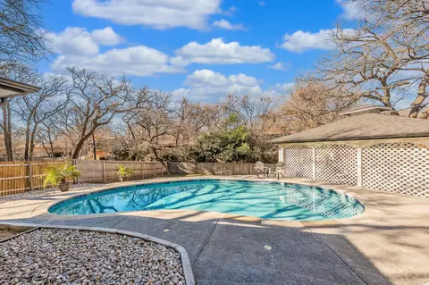 1011 Tanglewood Ln, Arlington, TX 76012