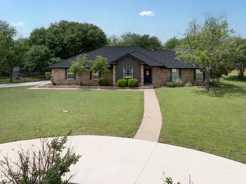9130 Hanging Moss Dr, Granbury, TX 76049